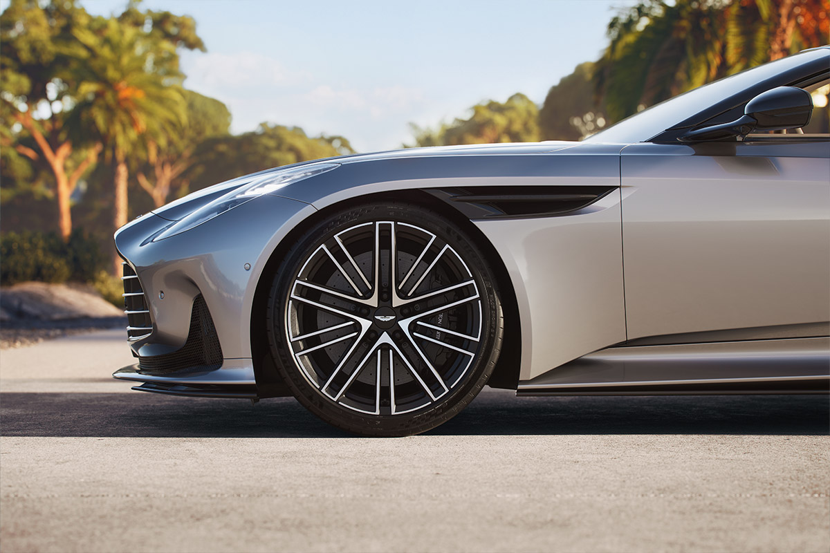 Aston Martin DB12 Volante - 6