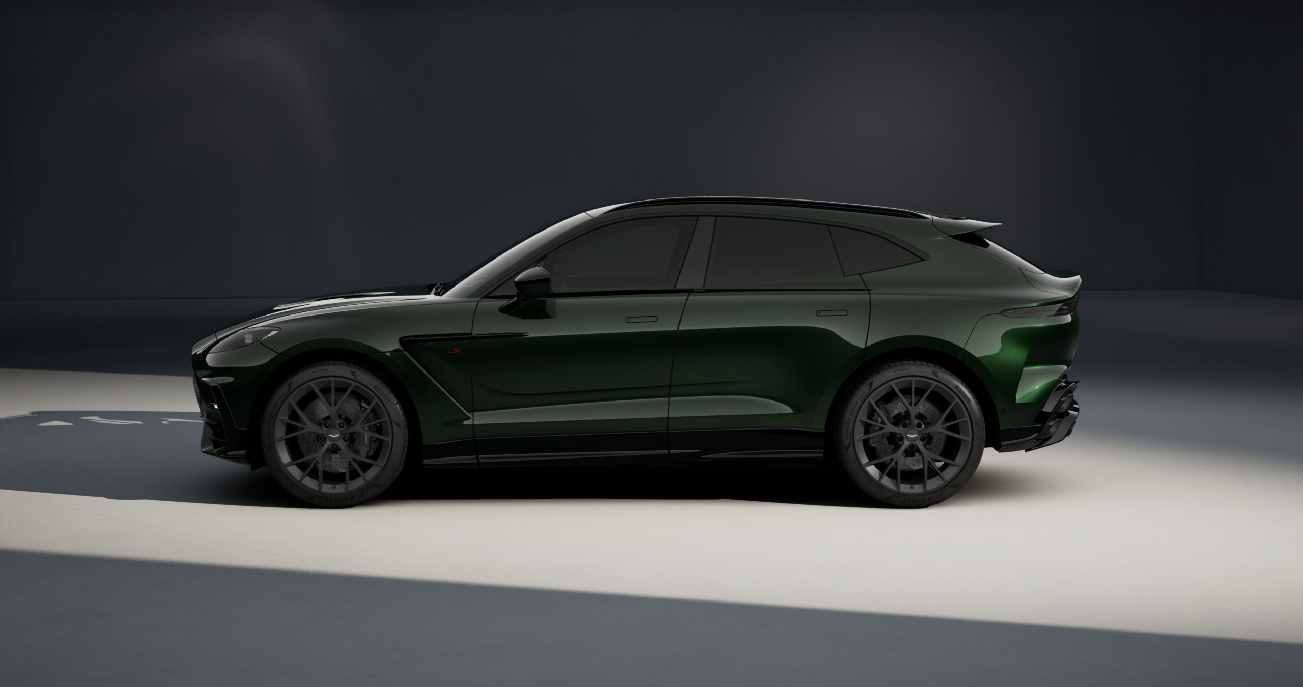 Ready2Drive Aston Martin DBX S Ghillies Green - 1