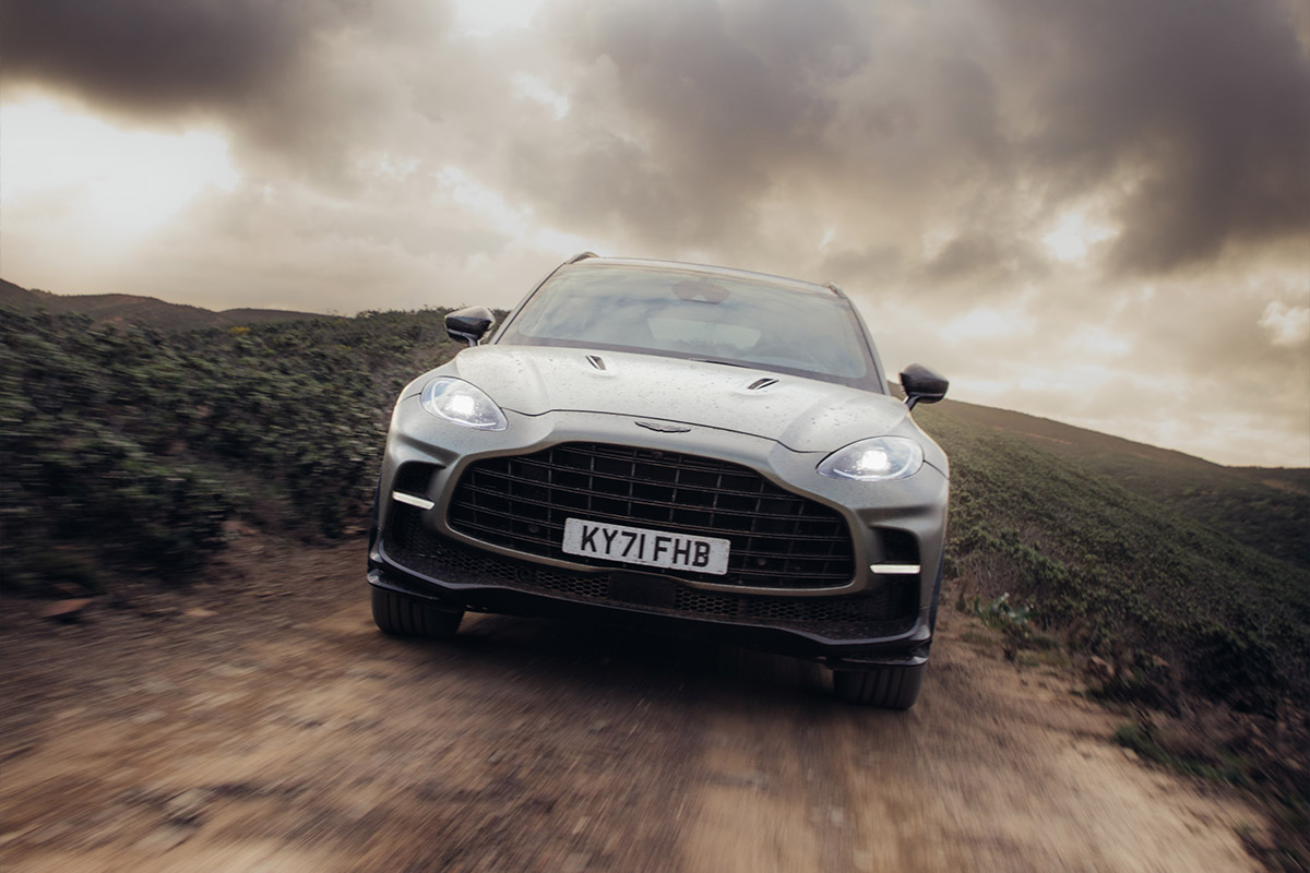 Aston Martin DBX707