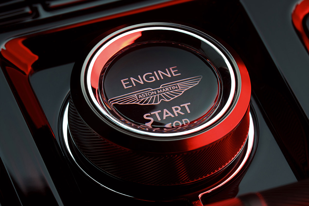 Aston Martin DBX S